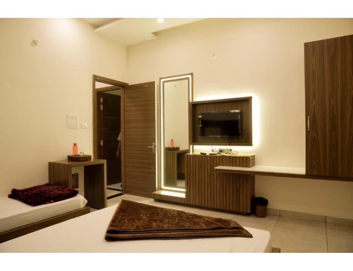 Hotel Govindam, Ujjain Εξωτερικό φωτογραφία